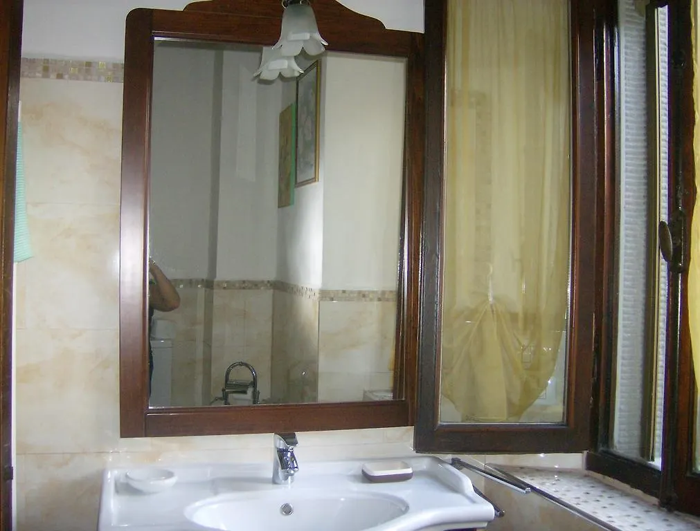Casa Dina Bed & Breakfast Terontola
